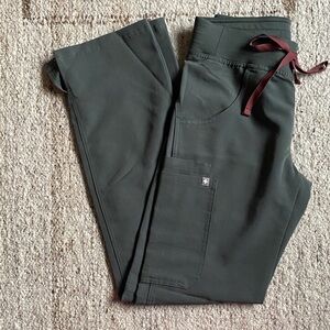 Figs Women’s MOSS green medical scrub pants